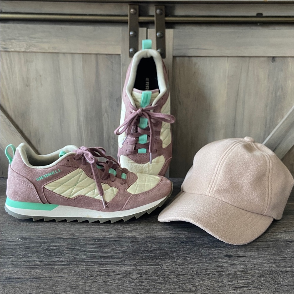 Merrell Alpine Sport Women’s Off White Burlwood Sneaker Size 9 and CC Ball Cap